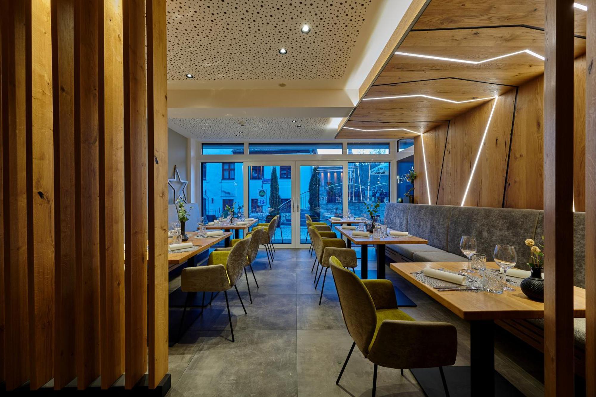 Landhotel Sternwirt - Das Wellnesshotel Zwischen Nuernberg Und Amberg Hogen Exterior photo