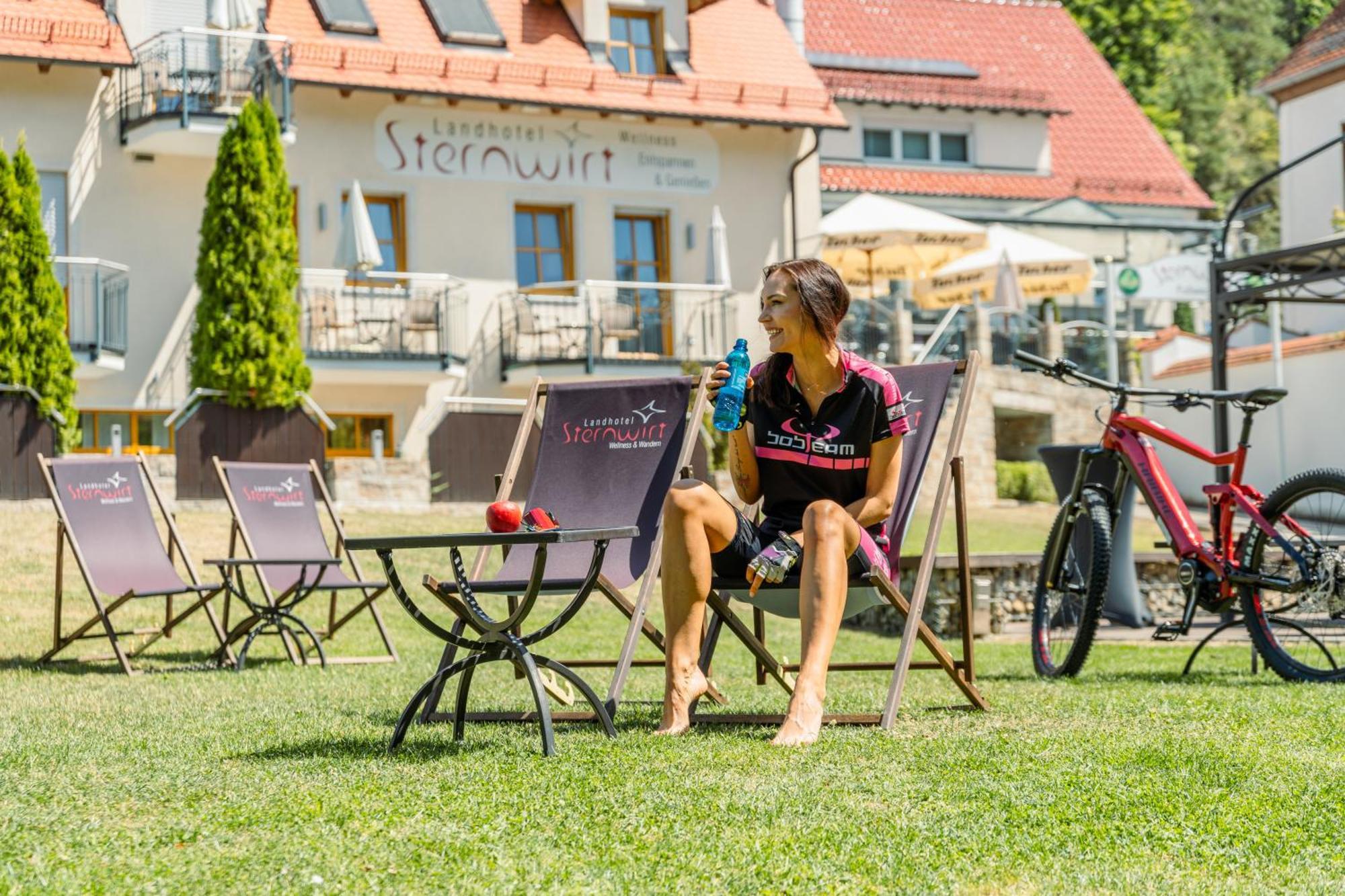 Landhotel Sternwirt - Das Wellnesshotel Zwischen Nuernberg Und Amberg Hogen Exterior photo